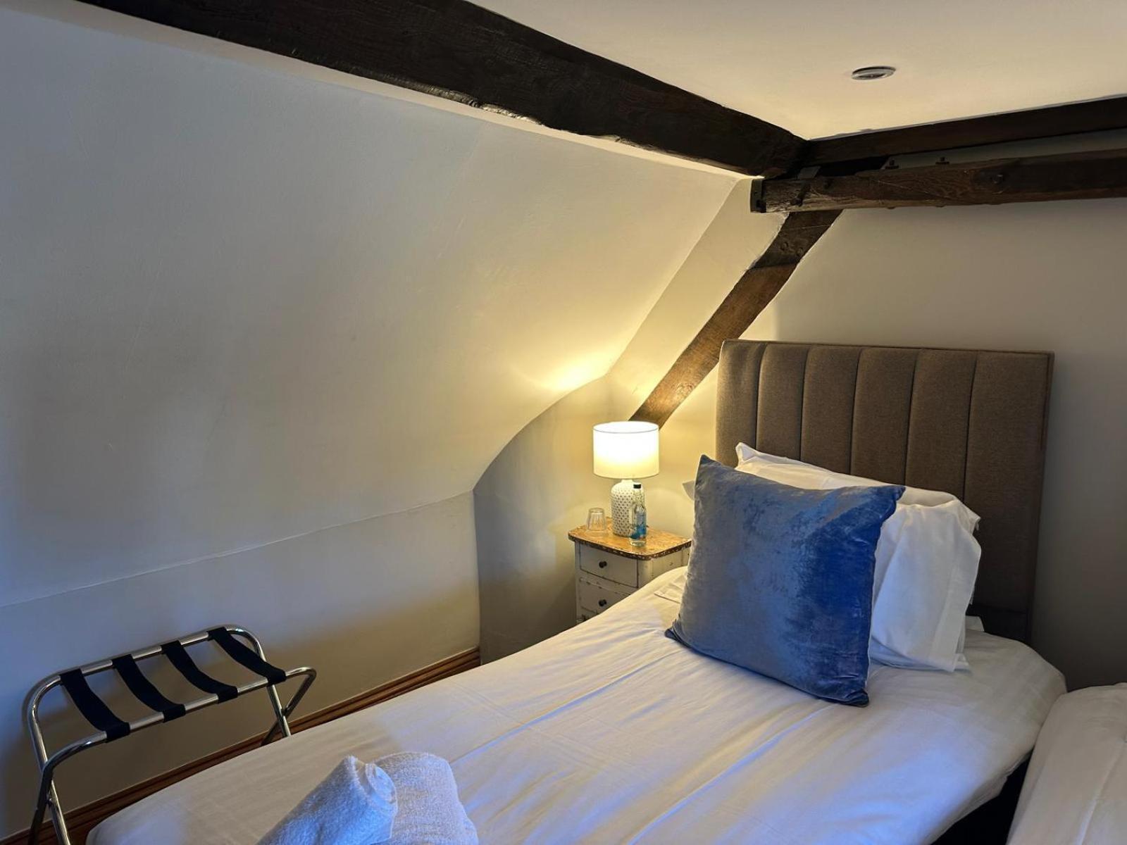 The Plough B&B Bourton-on-the-Water Номер фото