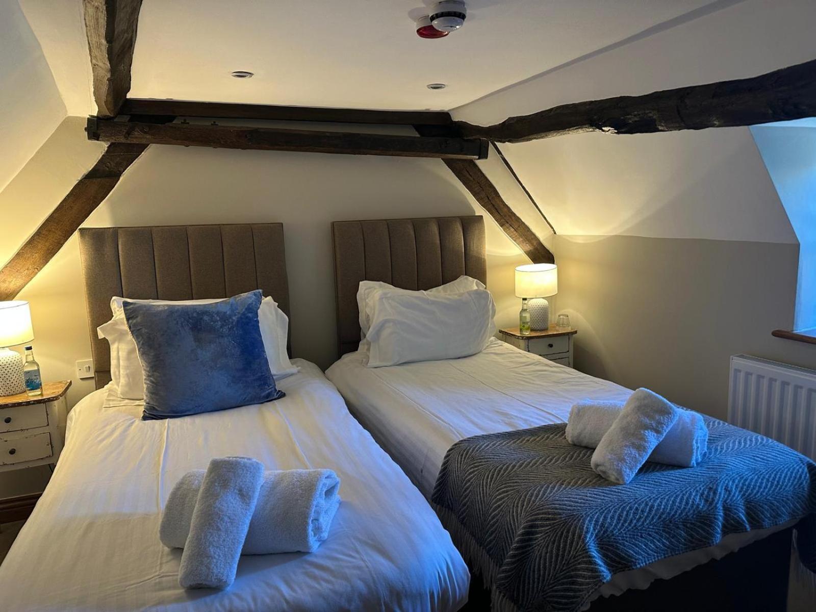 The Plough B&B Bourton-on-the-Water Номер фото